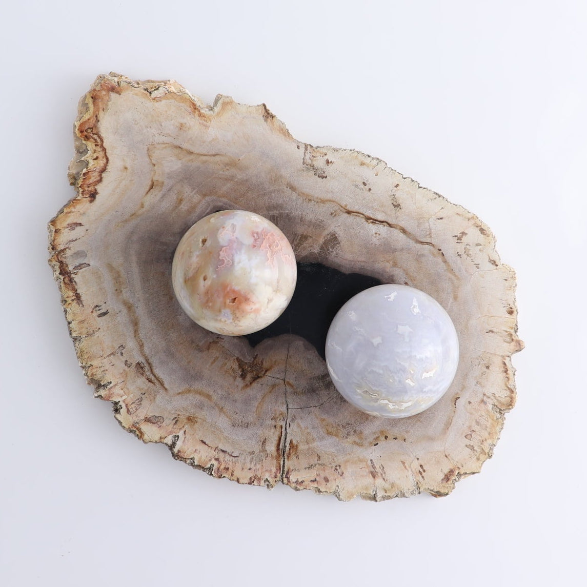 One Sphere Chalcedony Agate